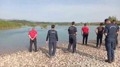 Serinlemek i&ccedil;in Aksu &Ccedil;ayı&rsquo;na giren 3 gen&ccedil;ten biri akıntıya kapılarak kayboldu
