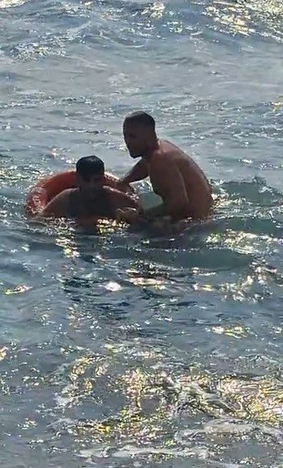 Serinlemek için denize giren 12 yaşındaki çocuk hayatını kaybetti
