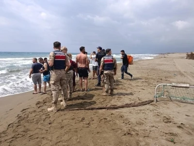 Serinlemek için denize giren 2 kardeşten biri öldü, diğeri yaşam mücadelesi veriyor
