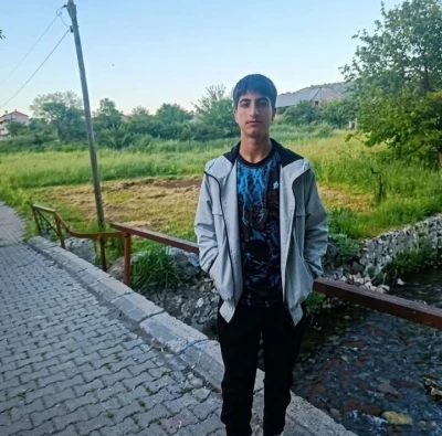 Serinlemek i&ccedil;in girdiği g&ouml;lette boğulan &ccedil;ocuğun cansız bedeni bulundu
