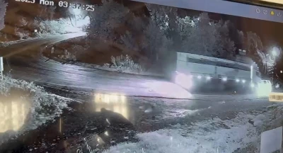 Şerit ihlali yapan kamyon kazaya neden oldu
