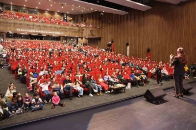 Şermin Yaşar: &quot;Türkçe’nin en orijinal hali köylerde&quot;
