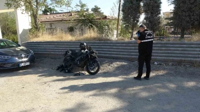 Servis aracına çarpan motosiklet sürücüsü ağır yaralandı
