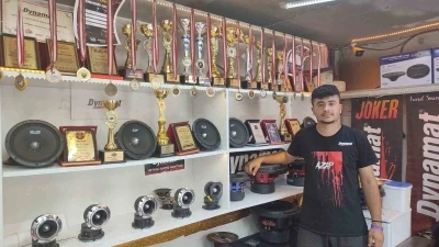 Ses tutkusunu mesleğe dönüştürdü
