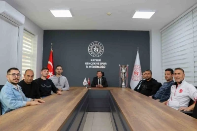 Sesi gören şampiyonlardan Kabakcı’ya ziyaret
