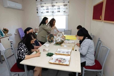 Sessizliğini sanatla aştı: İşitme engelli Sinem&rsquo;in başarı hikayesi
