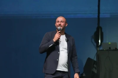 Sevilen sanatçı Çakal’dan &quot;Enerji İncirde&quot; yanıtı
