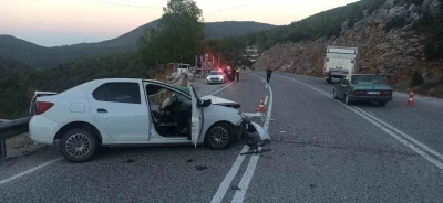 Seydikemer’de otomobil tırla çarpıştı: 1 ölü
