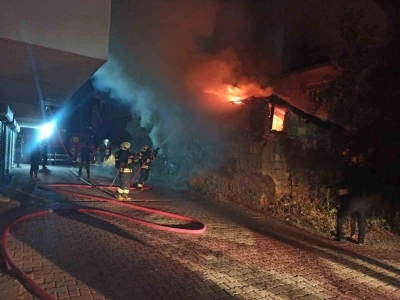 Seydişehir’de metruk depoda yangın
