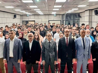 Şeyh Edebali&rsquo;nin izleri Bilecik&rsquo;te d&uuml;zenlenen sempozyumla anlatıldı
