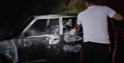 Seyir halindeki Fiat Tofaş otomobil alev alev yandı
