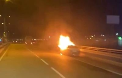 Seyir halindeki otomobil alevlere teslim oldu
