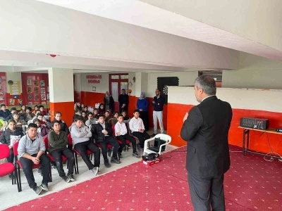 Seyitgazi&rsquo;de "Cami ve Hayat" konulu Değerler Eğitimi seminerleri devam ediyor
