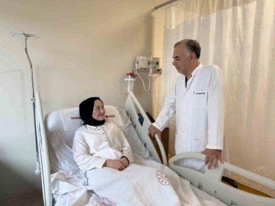 Sıcak su torbası patladı, gen&ccedil; kızın v&uuml;cudunun y&uuml;zde 25&rsquo;i yandı: "O acının tarifi yok"
