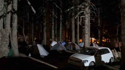 Sıcaktan bunalanların Uludağ&rsquo;a &ccedil;adır kurdu
