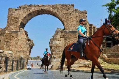 Side Antik Kenti&rsquo;nde Atlı Jandarma Timleri g&ouml;reve başladı
