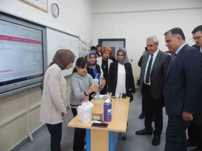 Sıfır atık etkinliğinde sergi, at&ouml;lye ve fidan dikimi ger&ccedil;ekleştirildi
