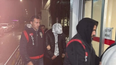 Sigara tartışması: 1 &ccedil;ocuk &ouml;ld&uuml;, 2 kişi yaralandı, 5 &ccedil;ocuk tutuklandı
