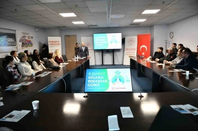 Sigarayı bırakan 25 &ccedil;alışana sertifikaları takdim edildi
