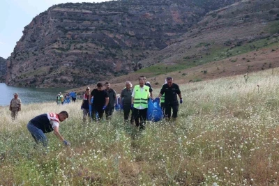 Siirt Botan Vadisinde &ccedil;evre seferberliği
