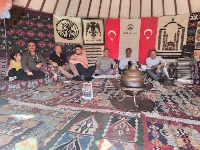 Siirt’in yöresel ürünleri Ahlat’ta yoğun ilgi gördü
