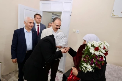 Siirt Protokol&uuml;nden Şehit Ailesine Ziyaret