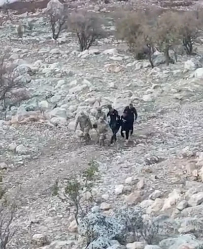 Siirt’te araç şarampole yuvarlandı: 1’i ağır 4 yaralı
