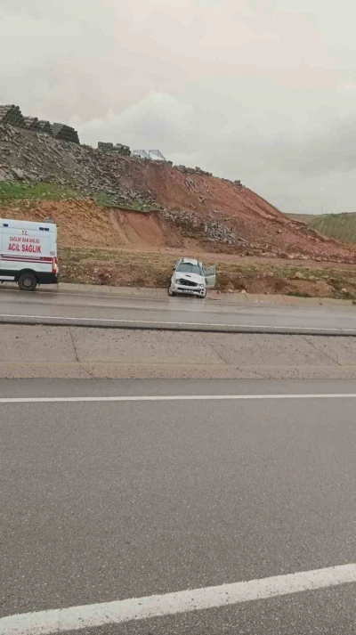 Siirt&rsquo;te ara&ccedil; takla attı: 2 yaralı
