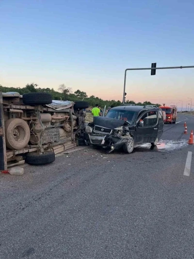 Siirt te ara&ccedil;lar &ccedil;arpıştı: 2 ağır yaralı
