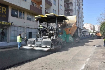 Siirt&rsquo;te asfalt &ccedil;alışmaları hız kesmeden devam ediyor
