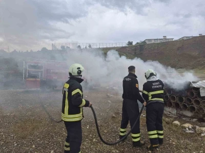 Siirt&rsquo;te binlerce arı yangında telef oldu
