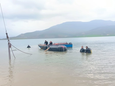 Siirt&rsquo;te El Freni &Ccedil;ekilmeyen Otomobil Baraj G&ouml;l&uuml;ne D&uuml;şt&uuml;