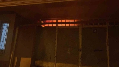 Siirt’te gıda malzemelerinin bulunduğu depo küle döndü
