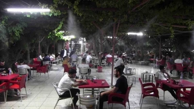 Siirt’te kavurucu sıcaklar hayatı geceye taşıdı
