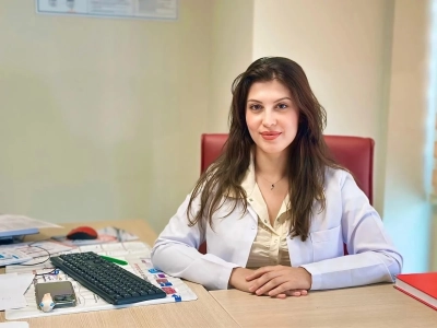 Siirt&rsquo;te Op. Dr. Aylin &Uuml;st&uuml;n G&uuml;zel'den, Anne Adaylarına Kritik Bitki &Ccedil;ayı Uyarısı!