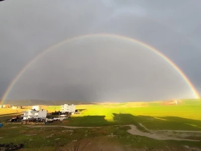 Siirt&rsquo;te sağanak sonrası oluşan g&ouml;kkuşağı hayran bıraktı
