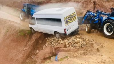 Siirt&rsquo;te Sağnak Yağış Hayatı Fel&ccedil; Etti: Sel ve Heyelanlar Meydana Geldi