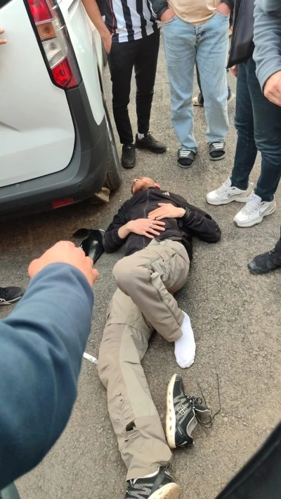 Siirt&rsquo;te transit ara&ccedil;la &ccedil;arpışan motosikletli yaralandı
