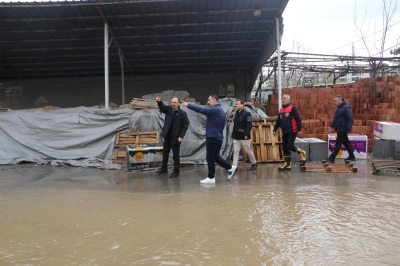 Siirt Valisi Kızılkaya Sel B&ouml;lgelerinde İncelemelerde Bulundu