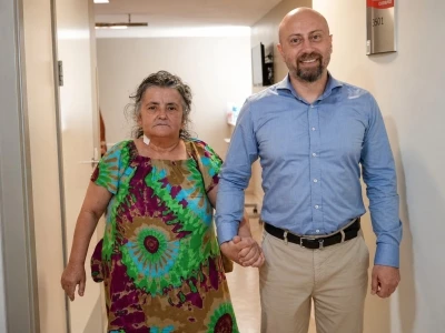 Sıkışmış g&ouml;bek fıtığı hayatını tehdit etti, bağırsağında 40 santimlik kangren olluştu organları iflasın eşiğine geldi
