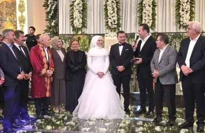 Sıla Kınalı ile Mehmet Akif Dorman d&uuml;nyaevine girdi
