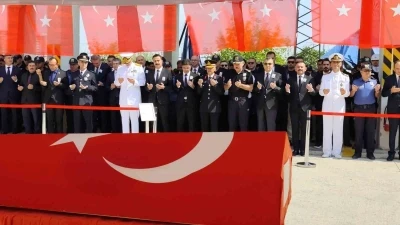 Silah kazası sonucu şehit olan Özel Harekat polisi memleketine uğurlandı
