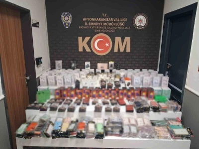 Silah ve elektronik &uuml;r&uuml;nlerle yakalanan bir kişi tutuklandı
