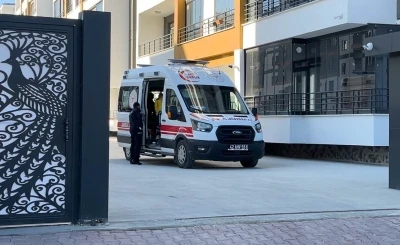 Silahla oynarken kendini yaraladı
