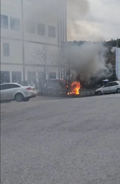 Şile&rsquo;de seyir halindeki ara&ccedil; alev aldı
