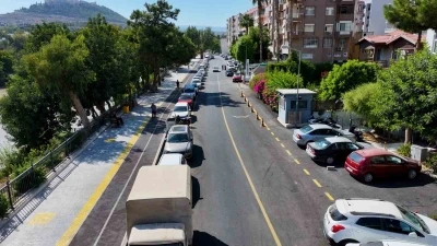 Silifke’nin en işlek caddesi Abdi İpekçi modern asfaltla yenilendi

