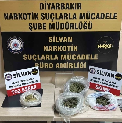 Silvan&rsquo;da uyuşturucu tacirlerine şafak operasyonu: 1 tutuklama
