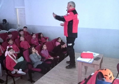 Simav&rsquo;da &ouml;ğretmen ve &ouml;ğrencilere Okul Afet Farkındalık eğitimi verildi
