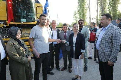 Simav’da tarıma dev yatırım, yüzde 70 hibe ile makine parkı hizmete girdi
