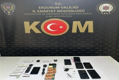 Sınava düzenekle girmeye çalışan 5 şahıs yakalandı
